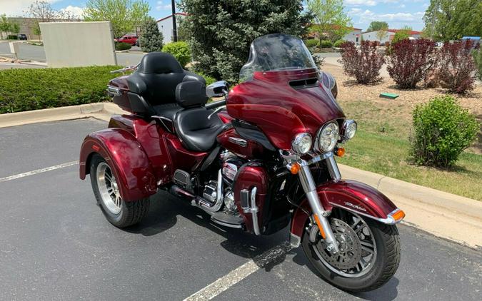 2017 Harley-Davidson Tri Glide Ultra Mysterious Red/Velocity Red