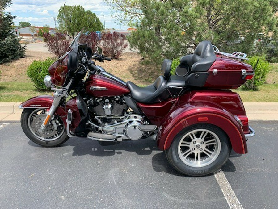 2017 Harley-Davidson Tri Glide Ultra Mysterious Red/Velocity Red