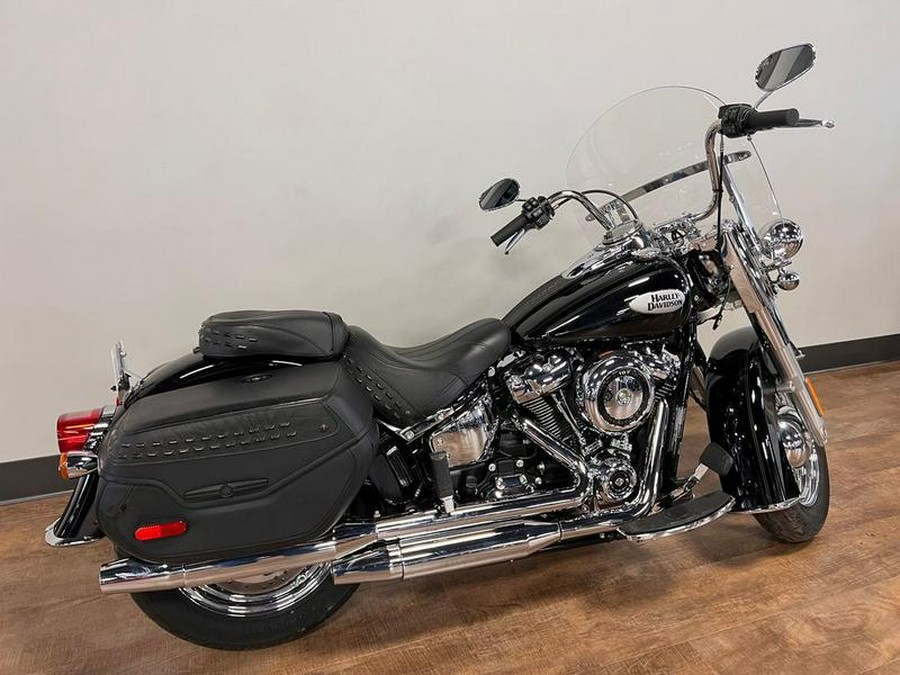 2021 Harley-Davidson® FLHC - Heritage Classic