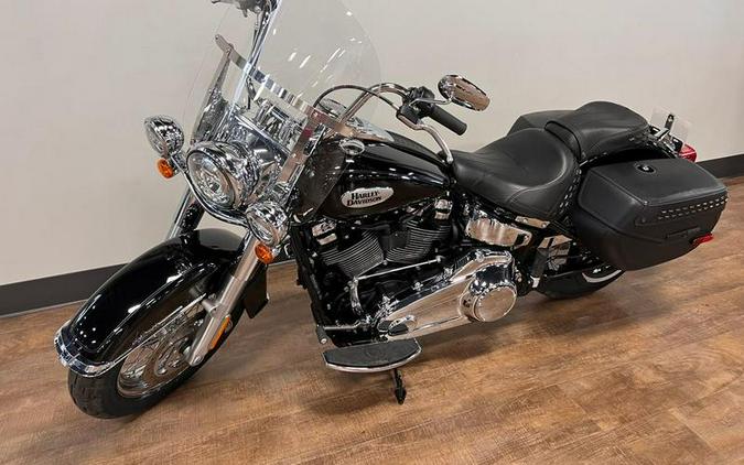 2021 Harley-Davidson® FLHC - Heritage Classic