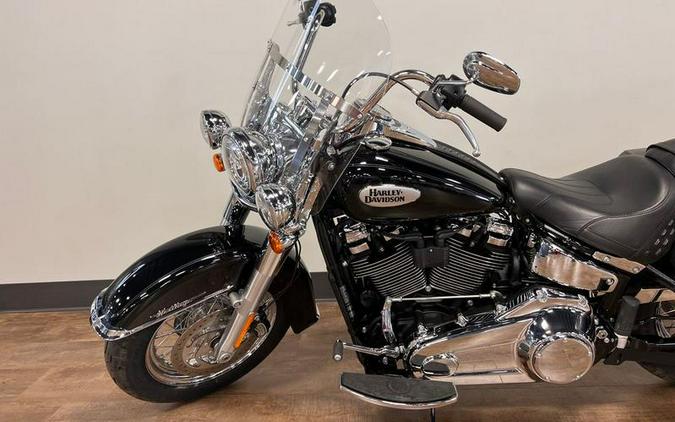 2021 Harley-Davidson® FLHC - Heritage Classic