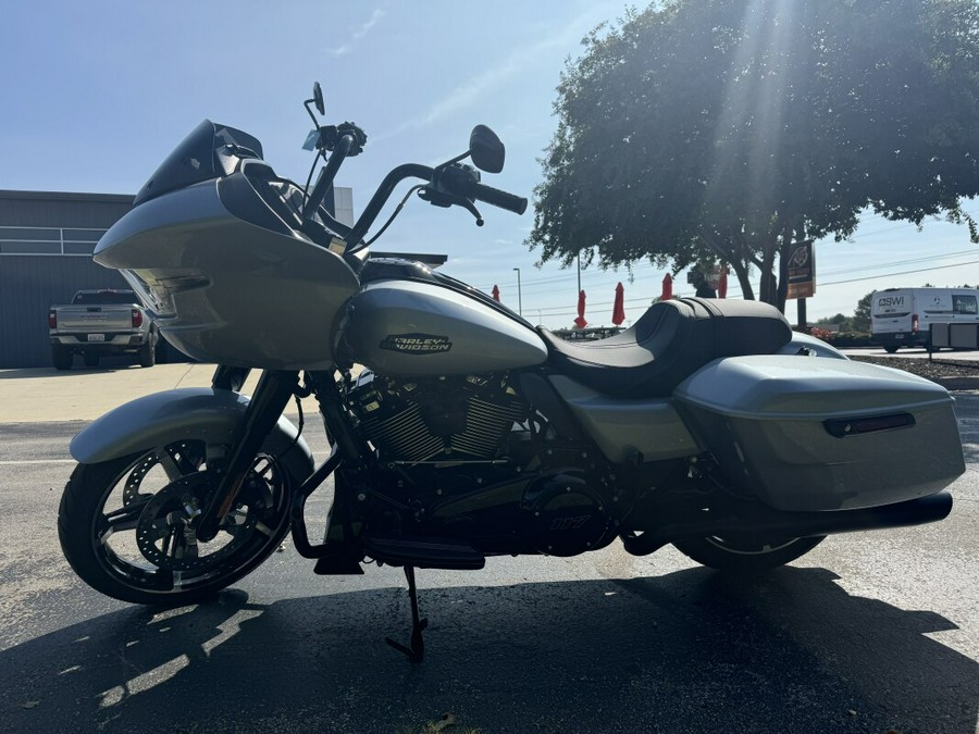 FLTRX 2024 Road Glide™