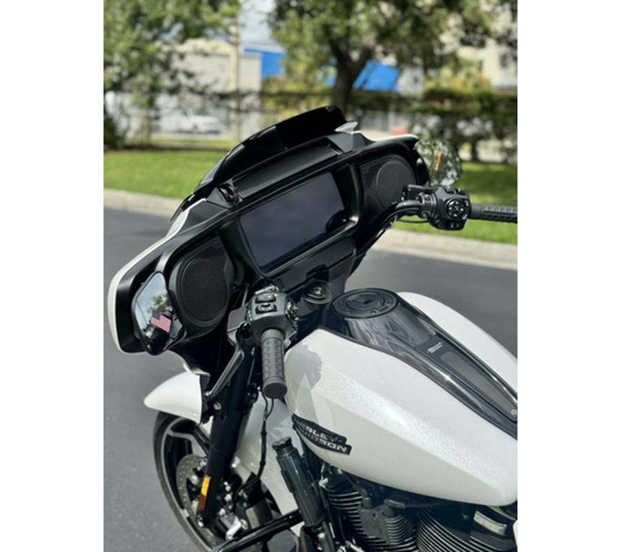 2025 Harley-Davidson FLHX - Street Glide