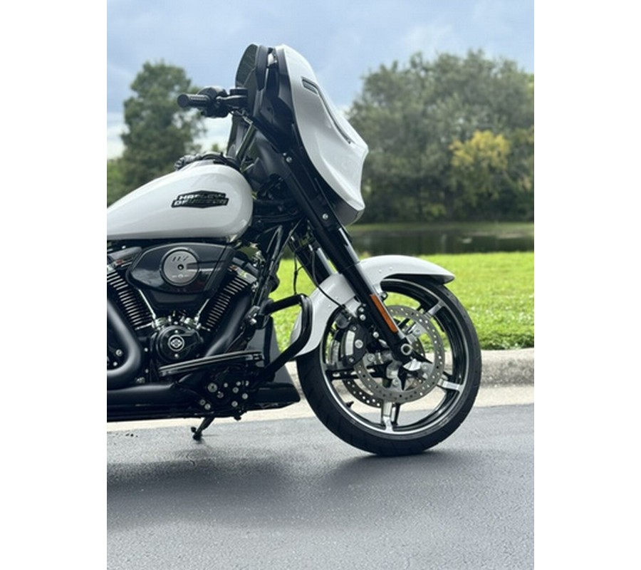 2025 Harley-Davidson FLHX - Street Glide