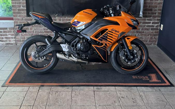 2025 Kawasaki NINJA 650 Candy Steel Furnace Orange/Metallic Spark Black/Metallic Royal Purple