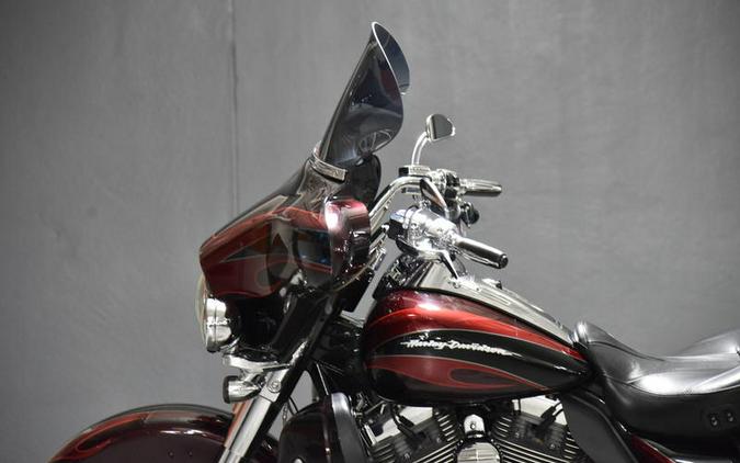 2013 Harley-Davidson® FLHTCUSE8 - CVO™ Ultra Classic® Electra Glide®