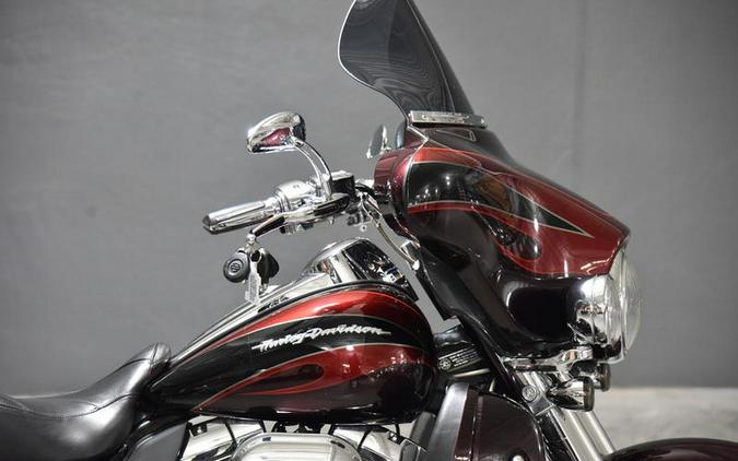 2013 Harley-Davidson® FLHTCUSE8 - CVO™ Ultra Classic® Electra Glide®