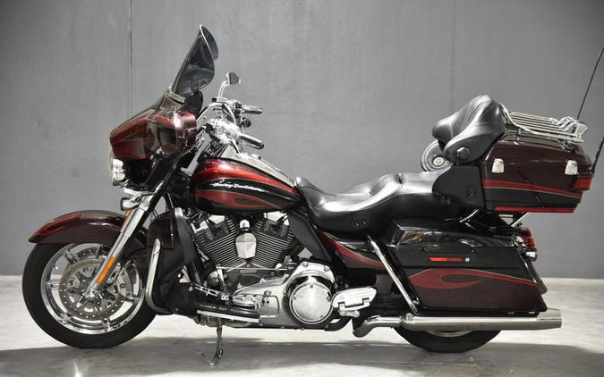 2013 Harley-Davidson® FLHTCUSE8 - CVO™ Ultra Classic® Electra Glide®