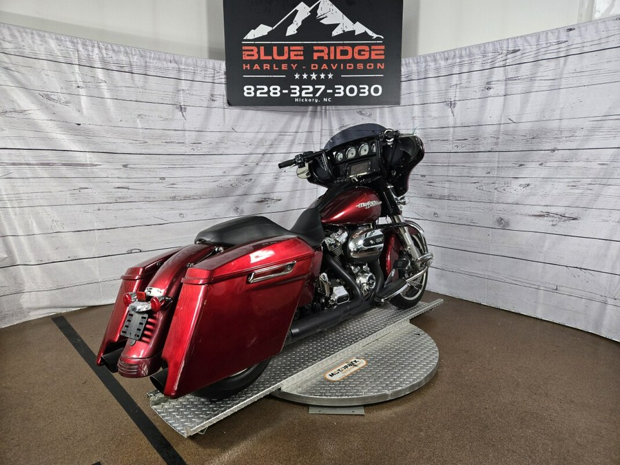 2017 Harley-Davidson Street Glide Special Velocity Red Sunglo