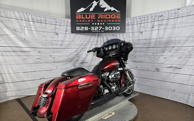 2017 Harley-Davidson Street Glide Special Velocity Red Sunglo