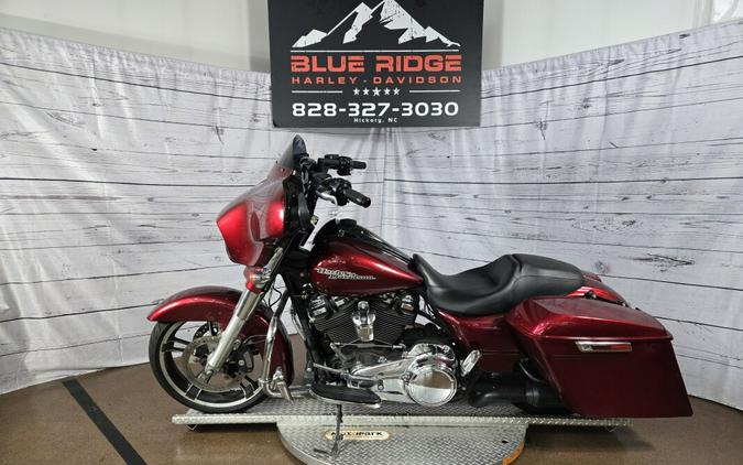 2017 Harley-Davidson Street Glide Special Velocity Red Sunglo