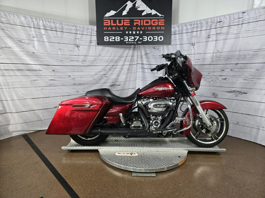 2017 Harley-Davidson Street Glide Special Velocity Red Sunglo