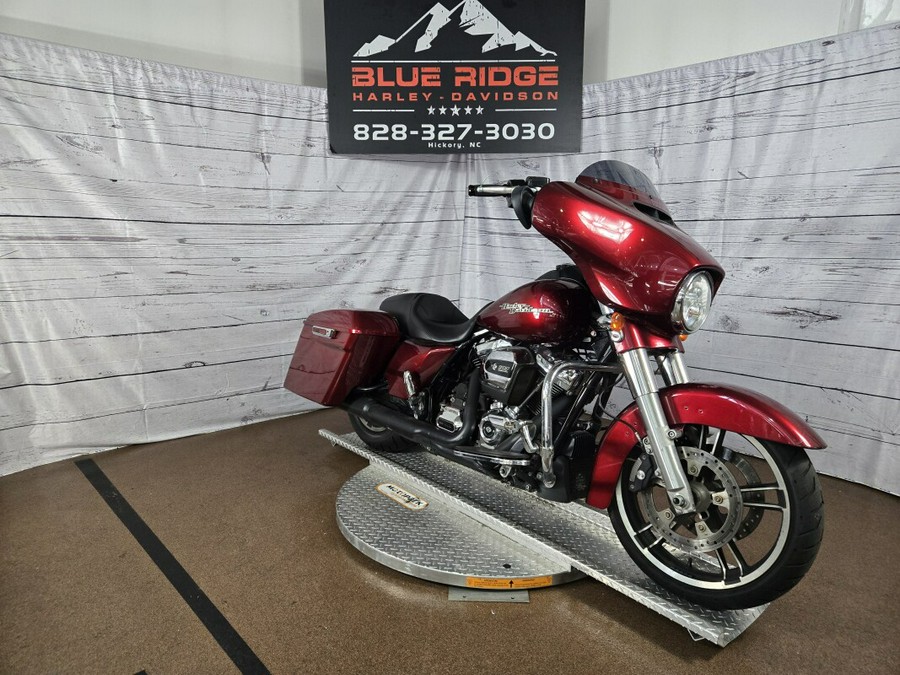 2017 Harley-Davidson Street Glide Special Velocity Red Sunglo