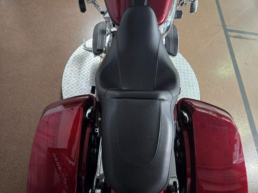 2017 Harley-Davidson Street Glide Special Velocity Red Sunglo