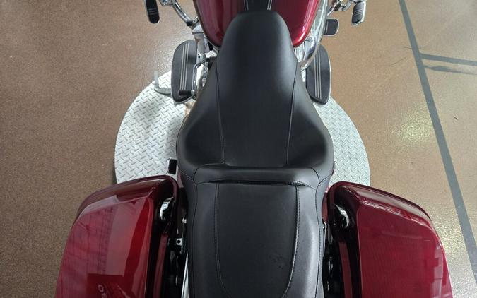 2017 Harley-Davidson Street Glide Special Velocity Red Sunglo