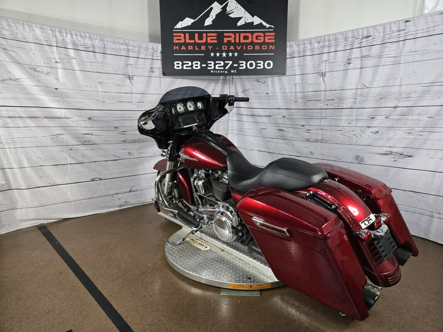 2017 Harley-Davidson Street Glide Special Velocity Red Sunglo