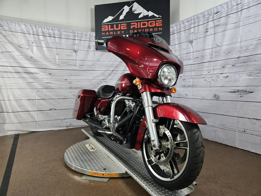 2017 Harley-Davidson Street Glide Special Velocity Red Sunglo