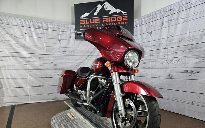 2017 Harley-Davidson Street Glide Special Velocity Red Sunglo