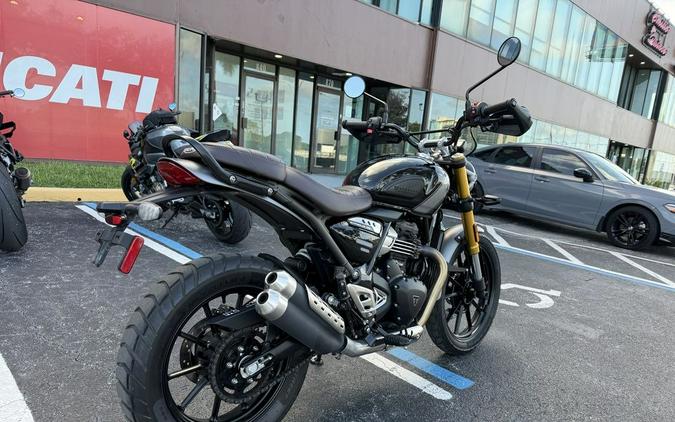 2024 Triumph Scrambler 400 X Phantom Black / Silver Ice