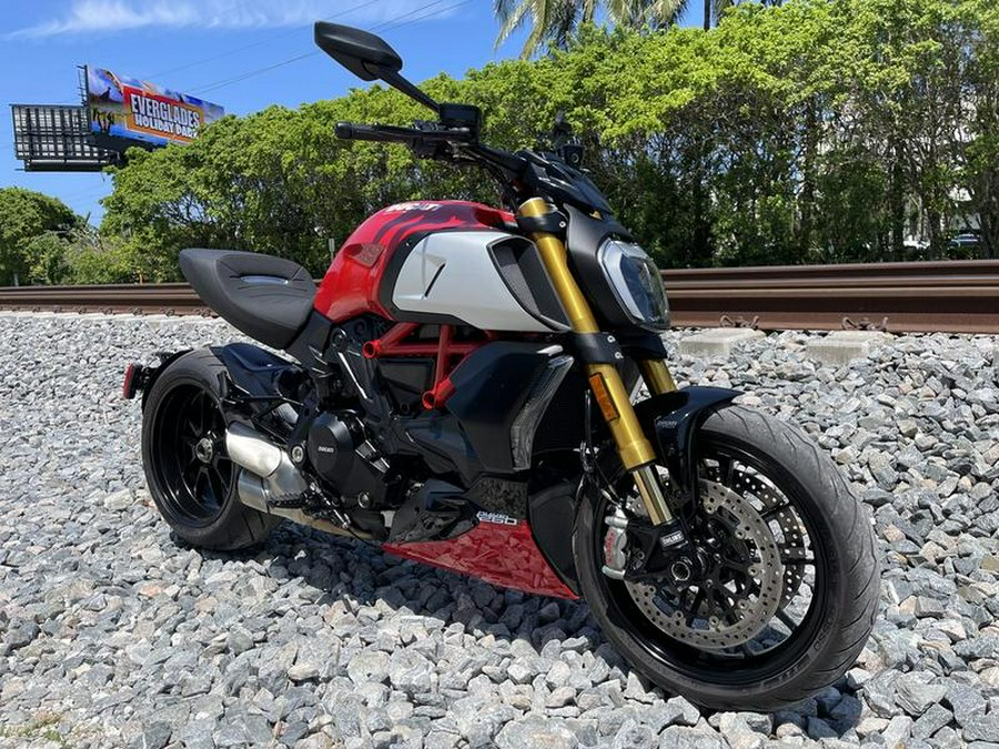 2021 Ducati Diavel 1260 S Ducati Red