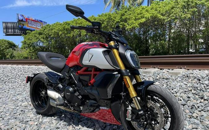 2021 Ducati Diavel 1260 S Ducati Red