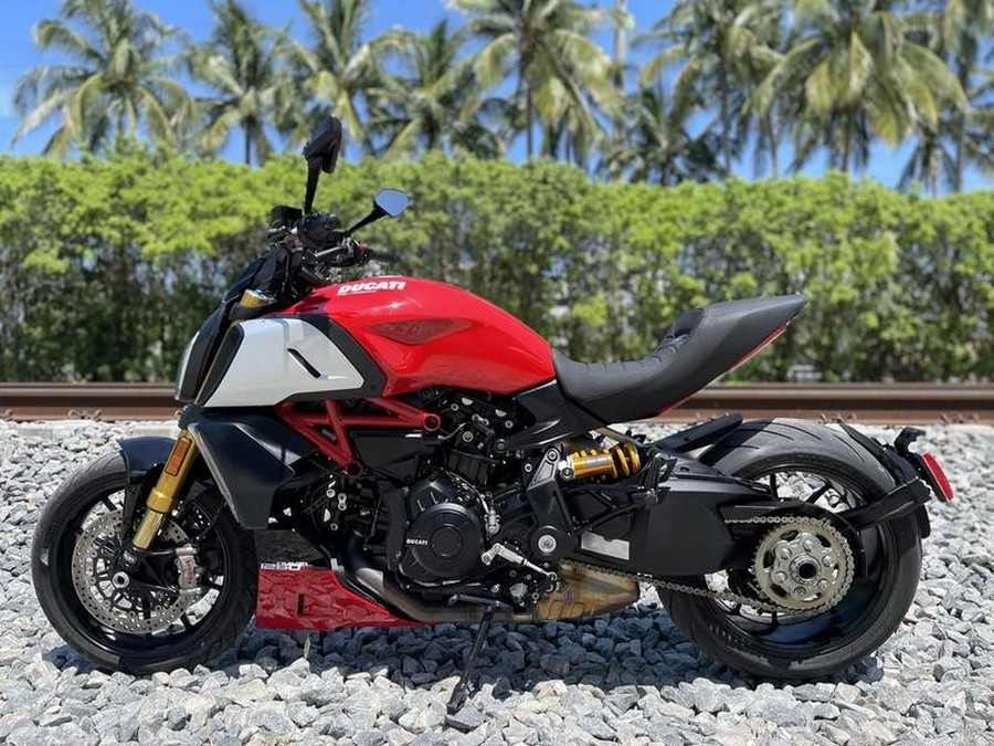 2021 Ducati Diavel 1260 S Ducati Red