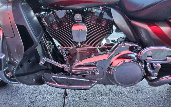2016 Harley-Davidson CVO™ Road Glide™ Ultra