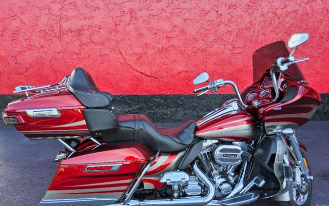 2016 Harley-Davidson CVO™ Road Glide™ Ultra