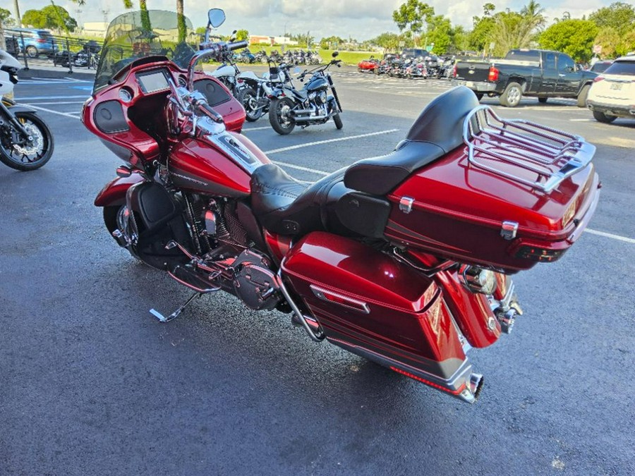 2016 Harley-Davidson CVO™ Road Glide™ Ultra
