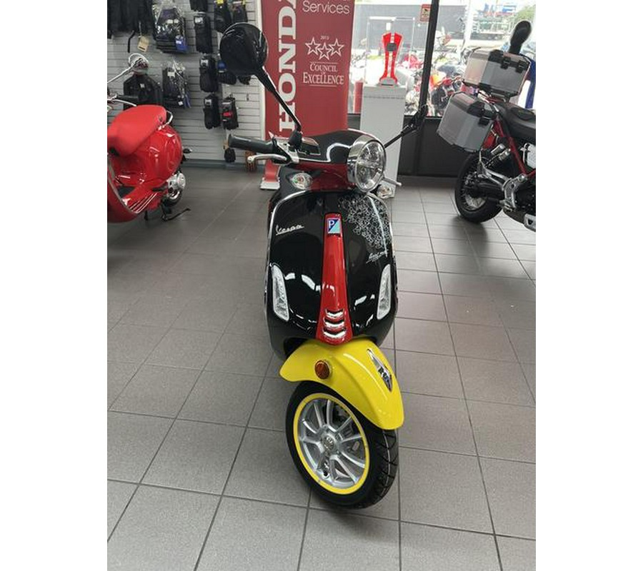 2023 Vespa Primavera 50 Disney Mickey Mouse Edition