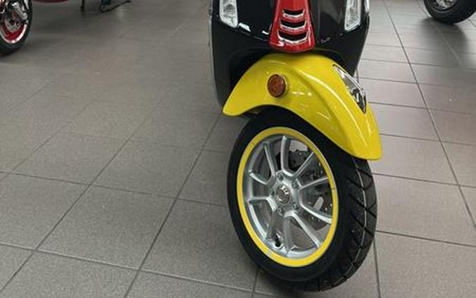 2023 Vespa Primavera 50 Disney Mickey Mouse Edition