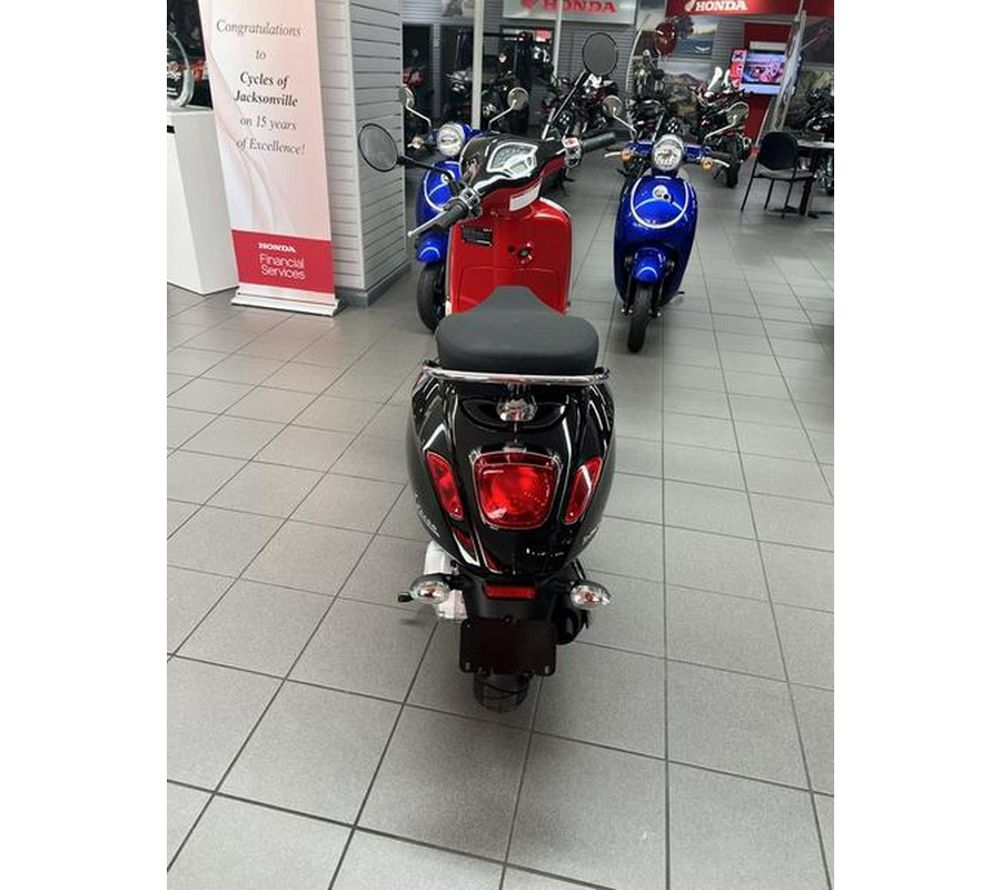 2023 Vespa Primavera 50 Disney Mickey Mouse Edition