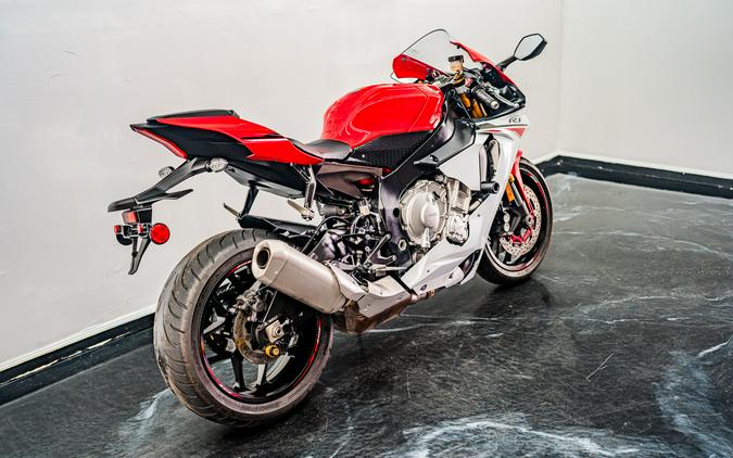 2015 Yamaha Motor Corp., USA YZF-R1