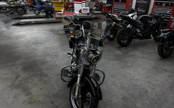 2014 Harley-Davidson® FLD - Dyna® Switchback™