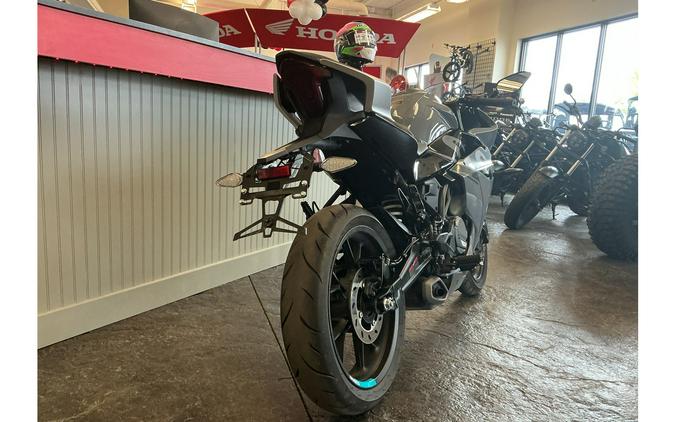 2023 300SS - CFMOTO