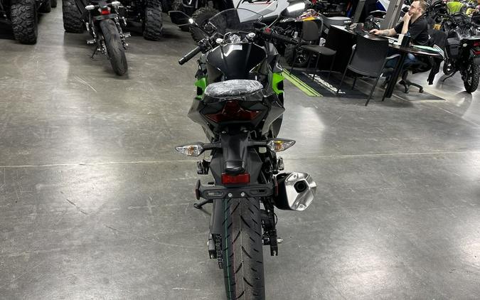 2023 Kawasaki Ninja® 400 Matrix Camo Gray/Metallic Matte Carbon Gray