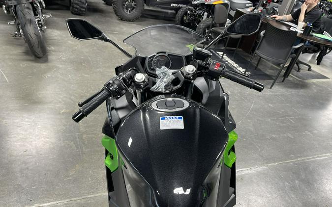 2023 Kawasaki Ninja® 400 Matrix Camo Gray/Metallic Matte Carbon Gray