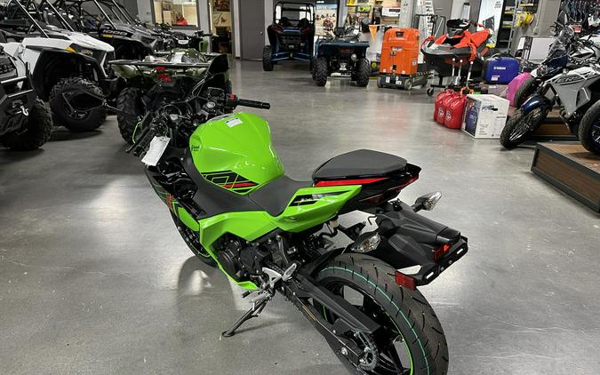 2023 Kawasaki Ninja® 400 KRT Edition ABS