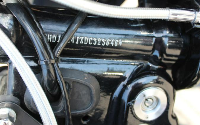 Harley-Davidson® Street Bob® 2013 FXDB 323646A BLACK DENIM