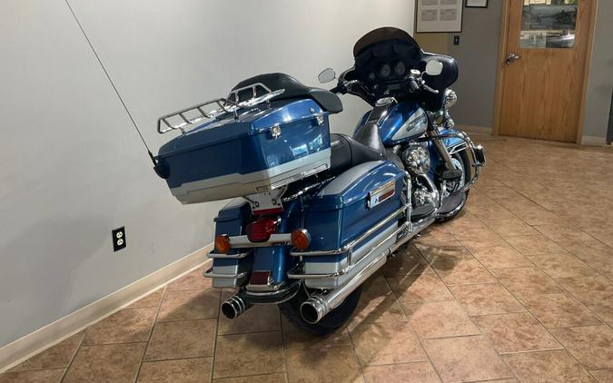 2006 Harley-Davidson®FLHTCI Electra Glide® Classic Blue/Silver