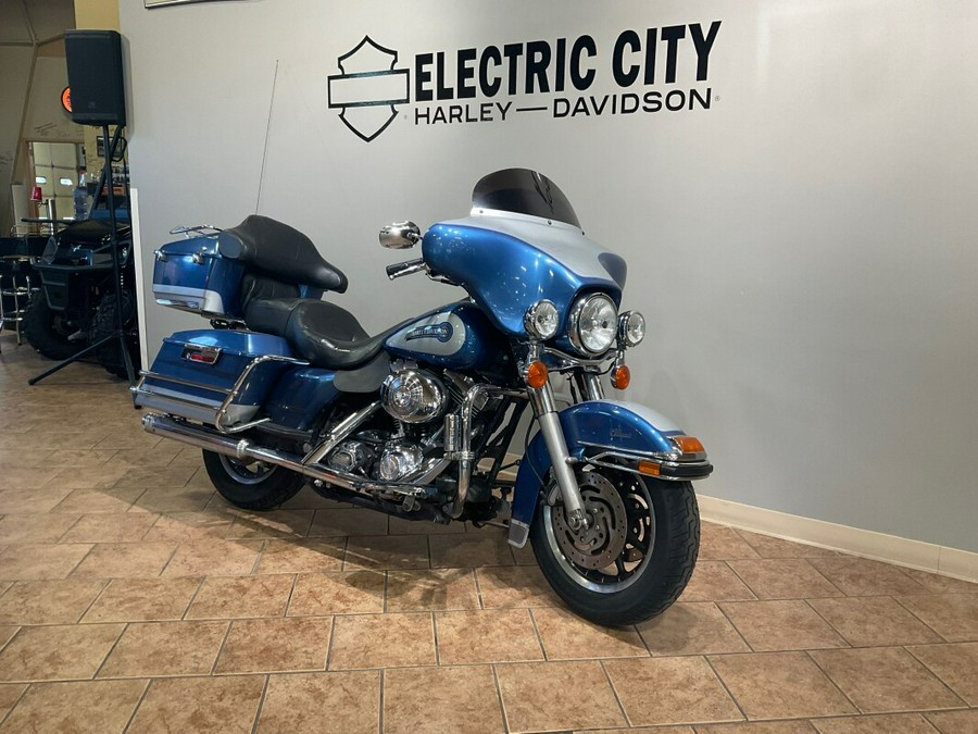 2006 Harley-Davidson®FLHTCI Electra Glide® Classic Blue/Silver