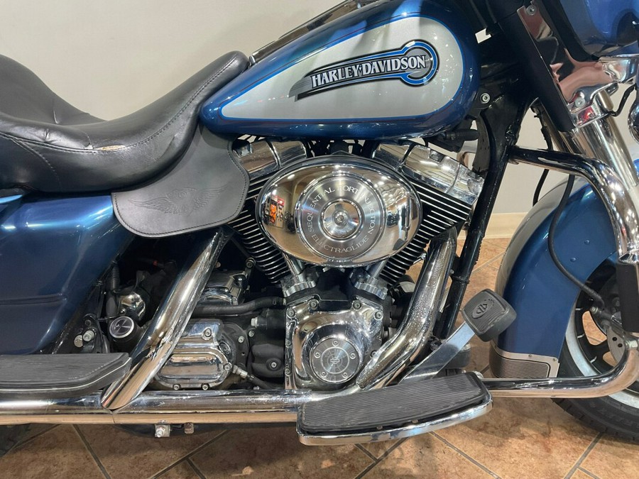 2006 Harley-Davidson®FLHTCI Electra Glide® Classic Blue/Silver