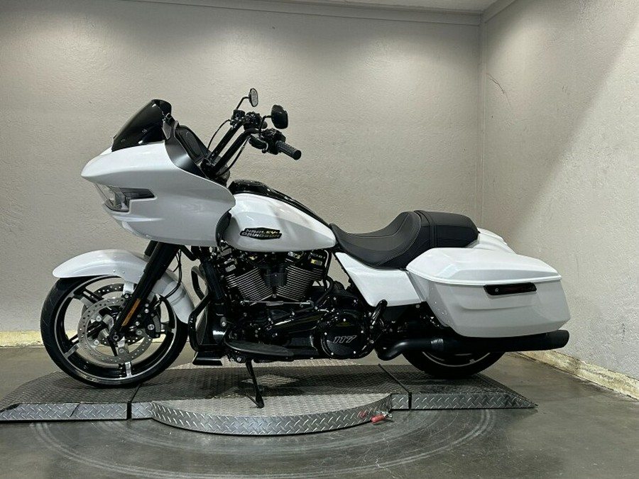 Harley-Davidson Road Glide™ 2024 FLTRX 84516402 WHITE ONYX PRL