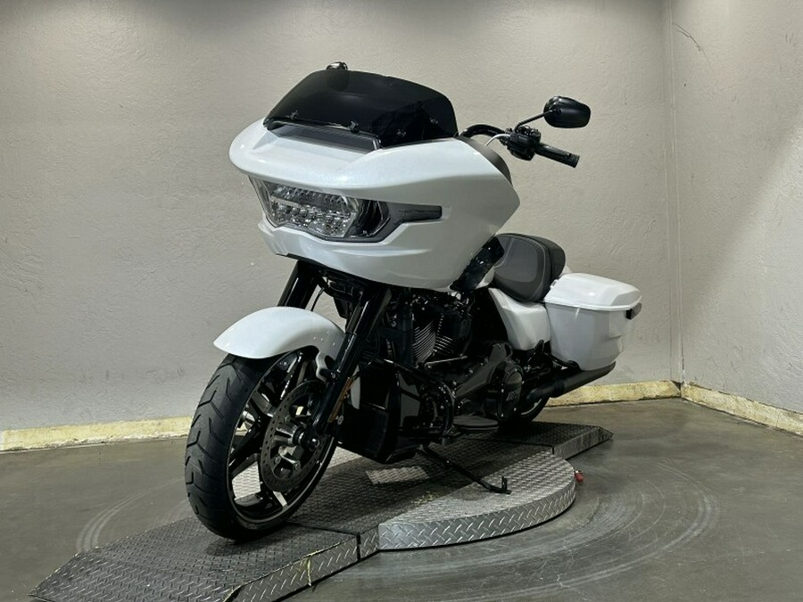 Harley-Davidson Road Glide™ 2024 FLTRX 84516402 WHITE ONYX PRL