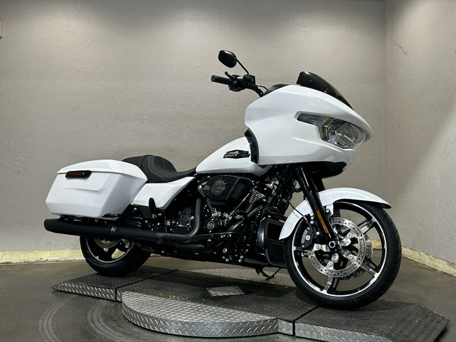 Harley-Davidson Road Glide™ 2024 FLTRX 84516402 WHITE ONYX PRL