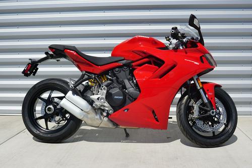 2021 Ducati SuperSport 950 S Review (13 Fast Facts For Sport-Touring)