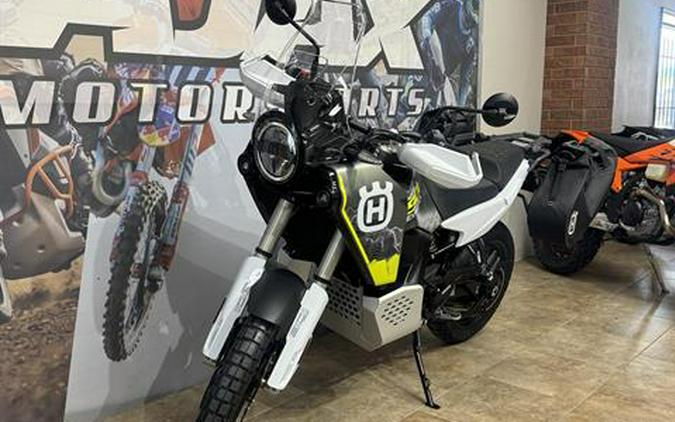 2027 Husqvarna Norden 901 Expedition