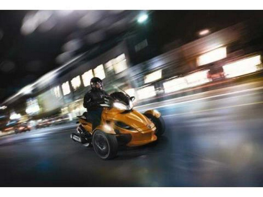 2014 Can-Am Spyder® ST-S SE5