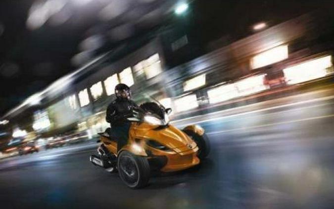 2014 Can-Am Spyder® ST-S SE5