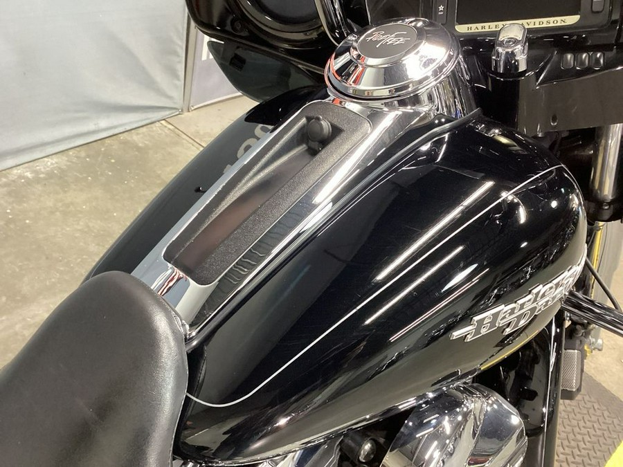 2014 Harley-Davidson® FLHXS - Street Glide® Special